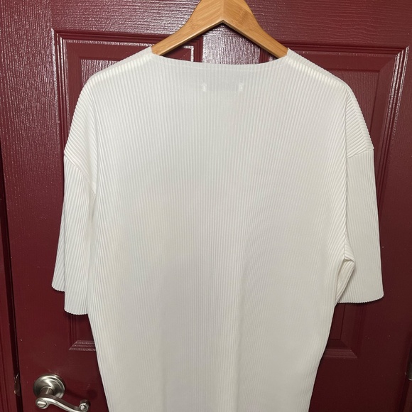 Hugo Boss Shirt Slim Fit - White/Black Buttons with Zara T-Shirt - Picture 6 of 6